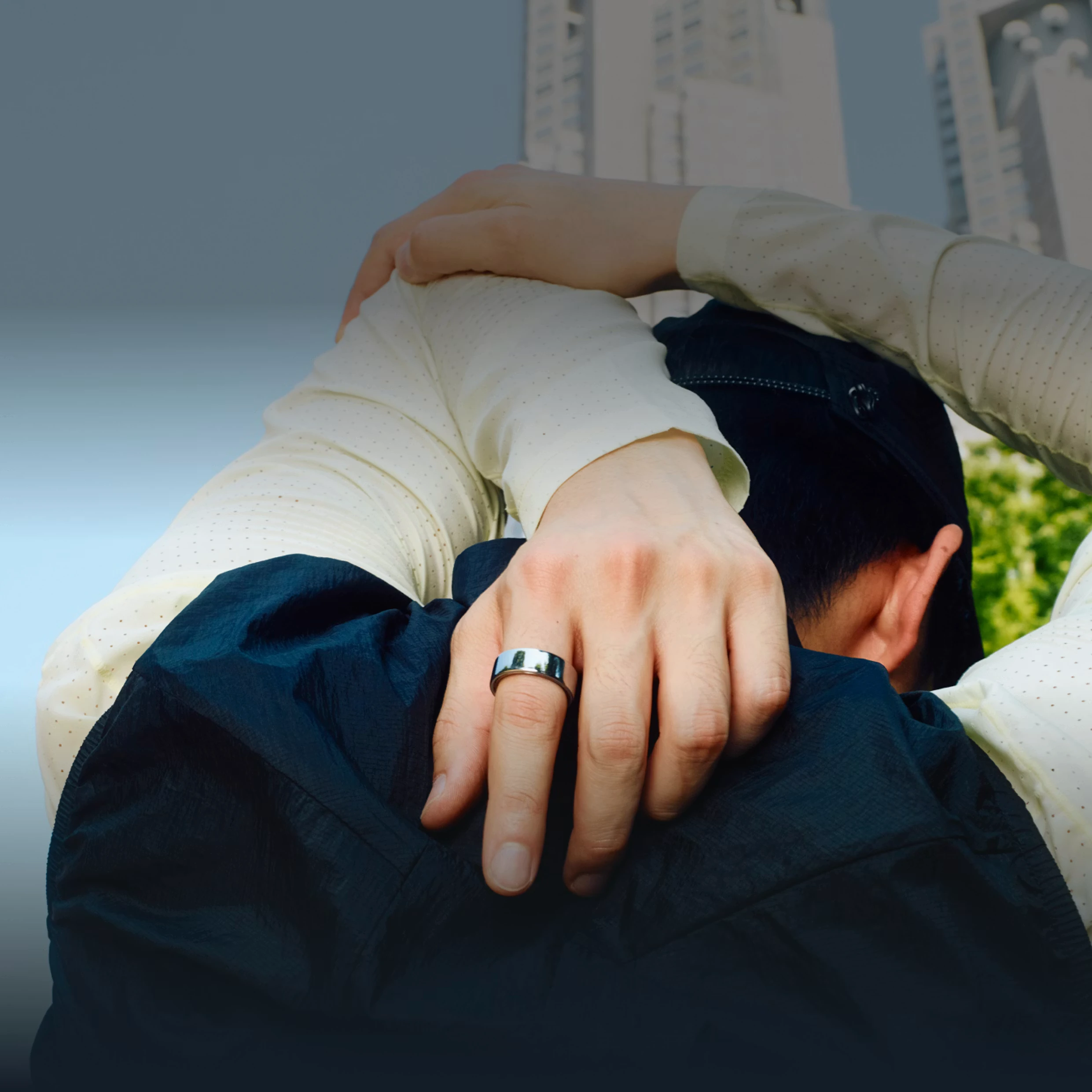 Homme portant un KEORA Ring